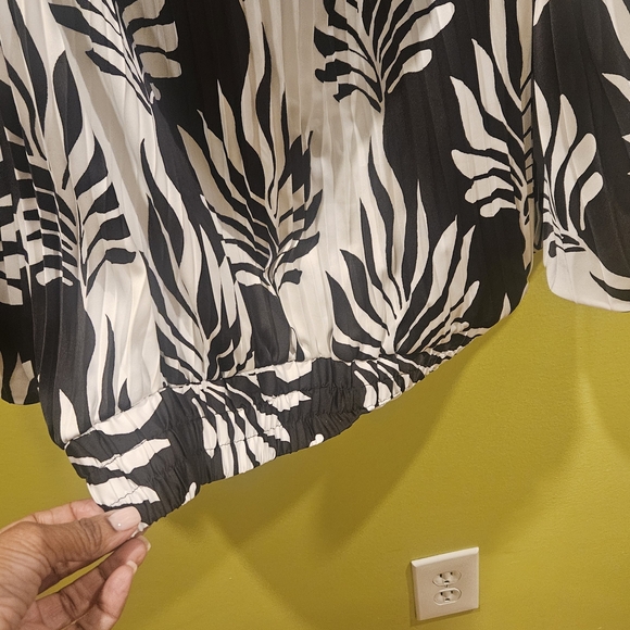 White House Black Market Off-the-Shoulder Kimono Sleeve Blouse | Size L - Picture 2 of 5